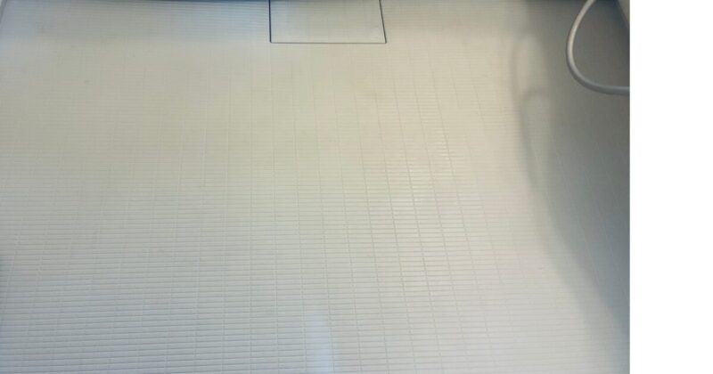 増毛スプレーやパウダーで黒ずんだお風呂の床の汚れ