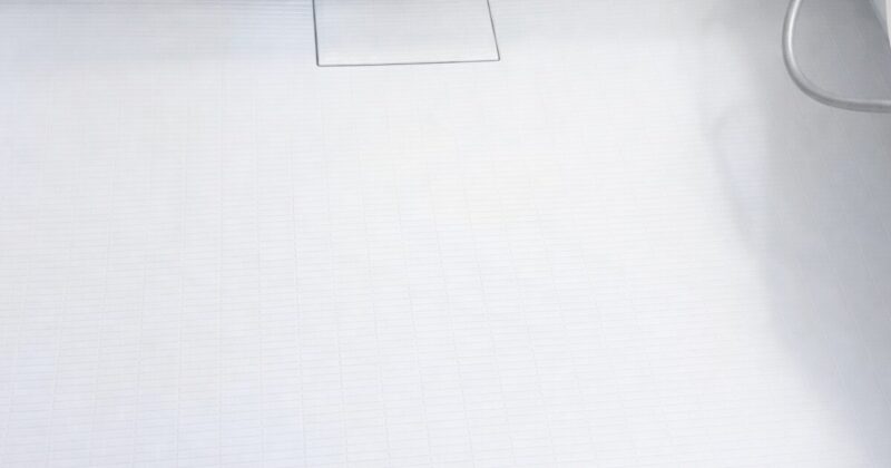 リンレイの洗剤で掃除した後のピカピカになったお風呂の床